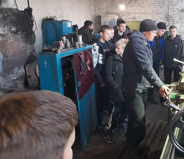 Экскурсии на рабочие места родителей..