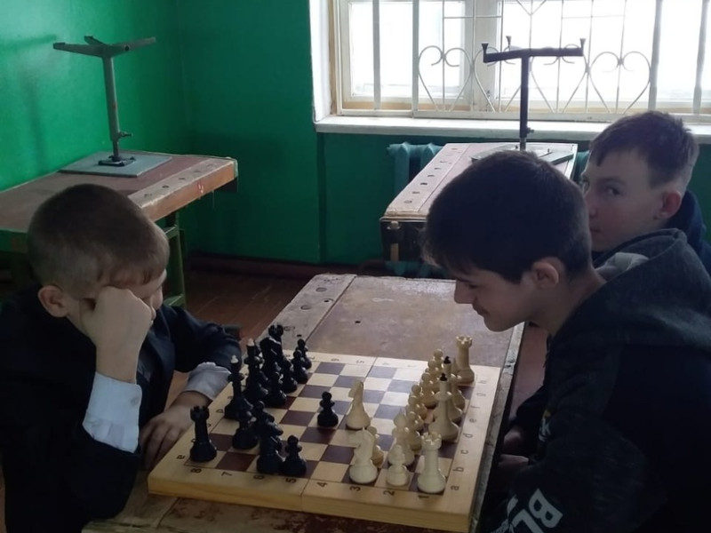 Школьный турнир по шахматам..